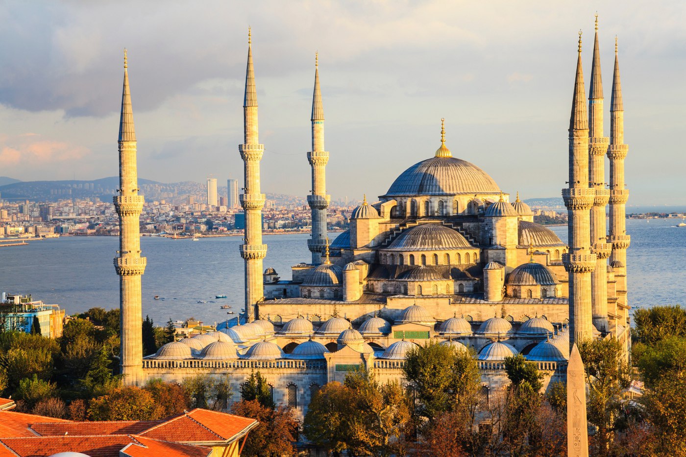 Blue-Mosque-or-Sultna-Ahmed-Mosque-in-Istanbul