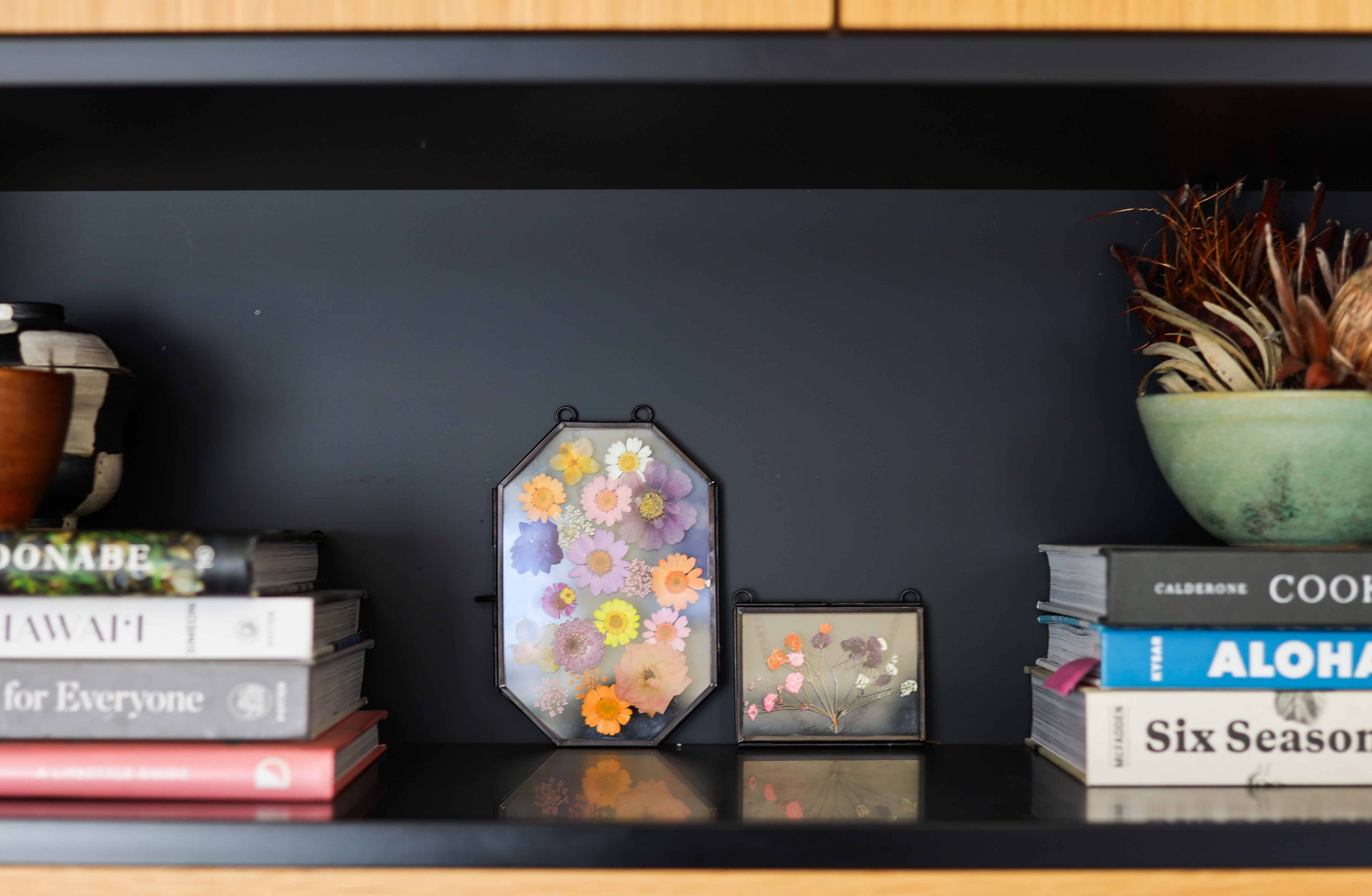 Voila! — Pressed Flower Frames feature